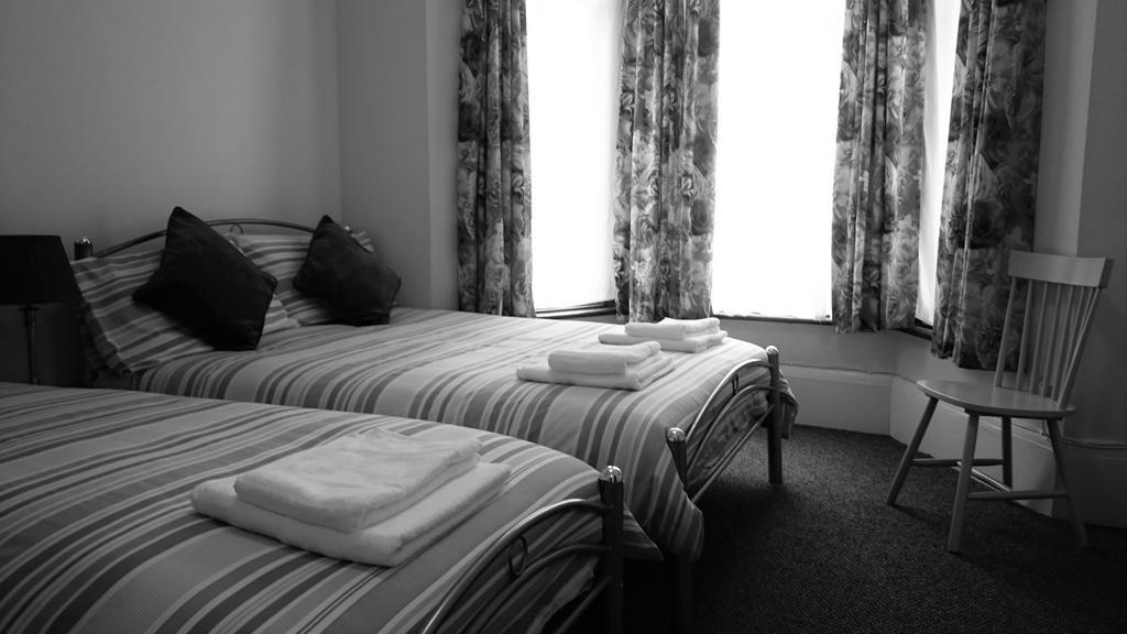 The Northbrook Hotel อิลฟอร์ด ภายนอก รูปภาพ
